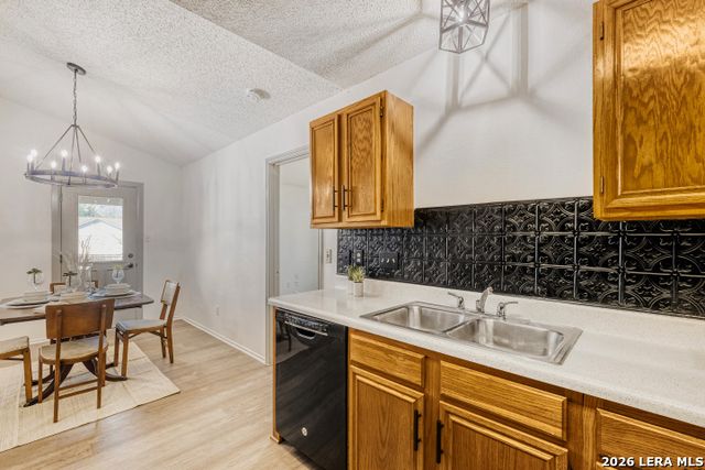 12105 Stoney, San Antonio, TX 78247