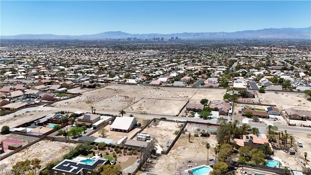 255 Vista Valley Street, Las Vegas, NV 89110