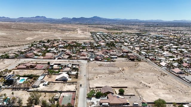 255 Vista Valley Street, Las Vegas, NV 89110