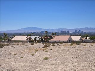 255 Vista Valley Street, Las Vegas, NV 89110