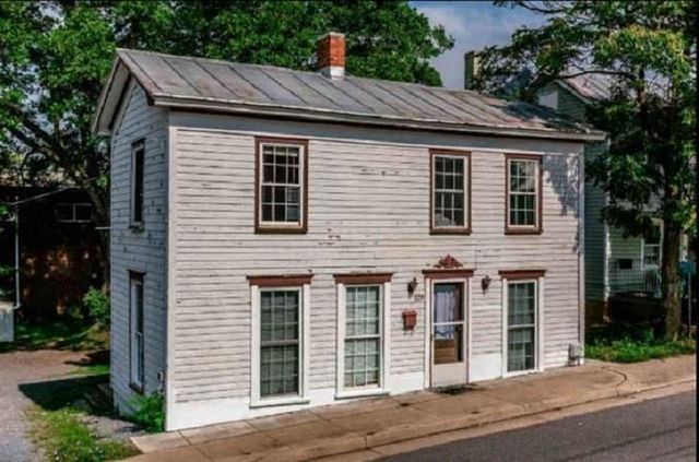 120 & 114 N CENTRAL ST, Broadway, VA 22815