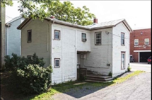 120 & 114 N CENTRAL ST, Broadway, VA 22815