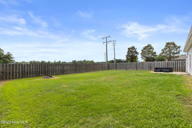 100 Maidstone Drive, Richlands, NC 28574