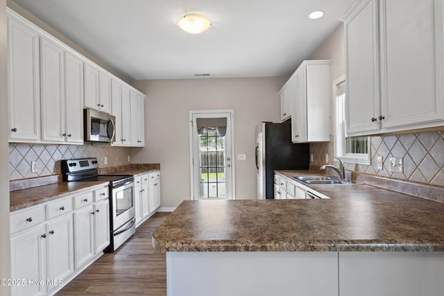 100 Maidstone Drive, Richlands, NC 28574