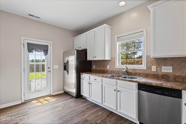 100 Maidstone Drive, Richlands, NC 28574