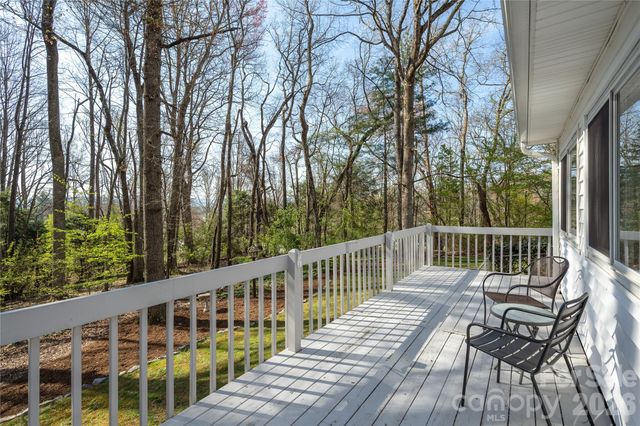 9 Justin Drive, Etowah, NC 28729