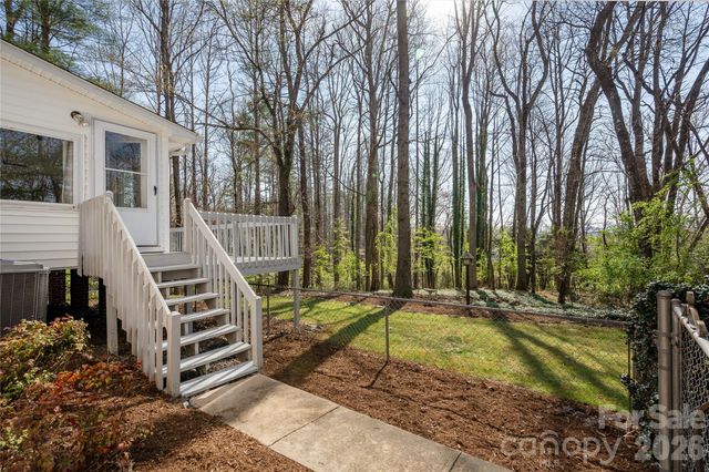 9 Justin Drive, Etowah, NC 28729