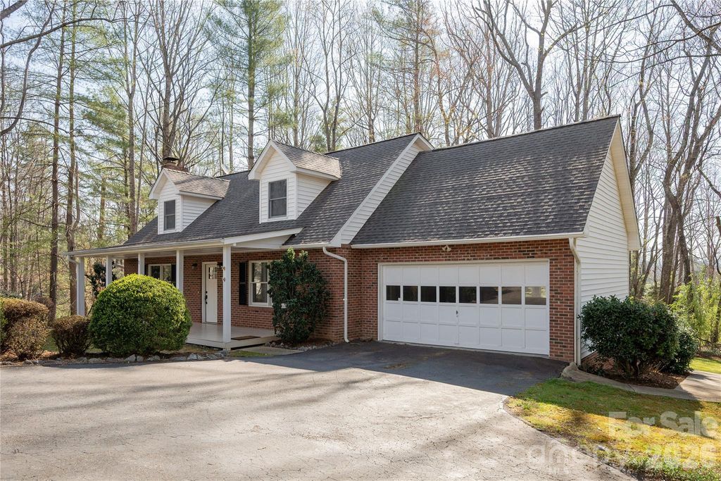 9 Justin Drive, Etowah, NC 28729