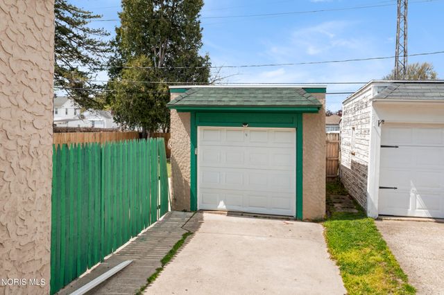 3711 Sherbrooke Road, Toledo, OH 43613
