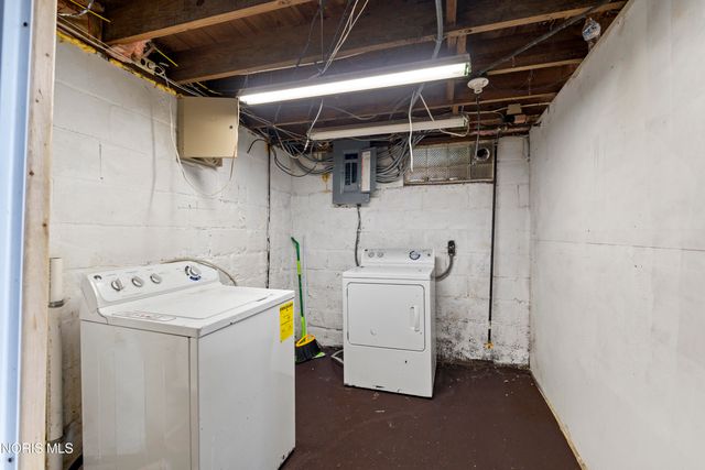 3711 Sherbrooke Road, Toledo, OH 43613