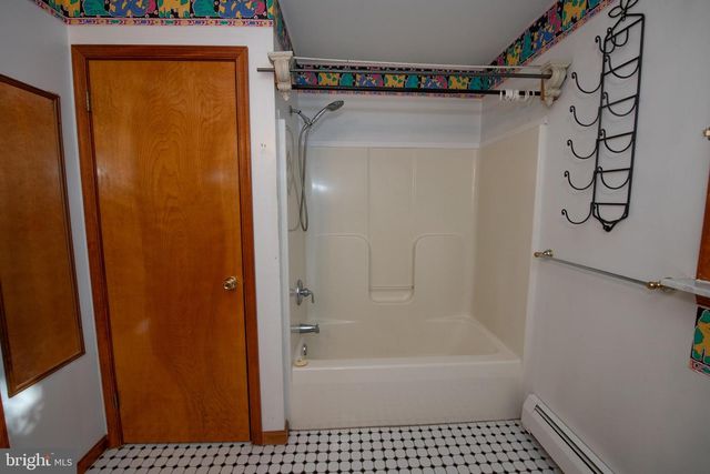 519 PARKVALE AVE, Langhorne, PA 19047
