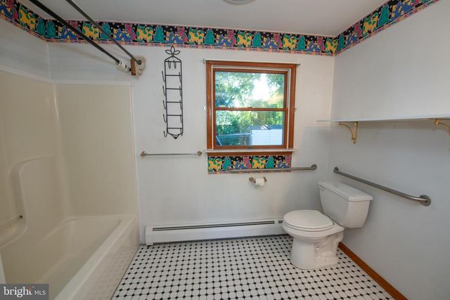 519 PARKVALE AVE, Langhorne, PA 19047