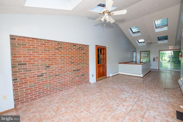 519 PARKVALE AVE, Langhorne, PA 19047