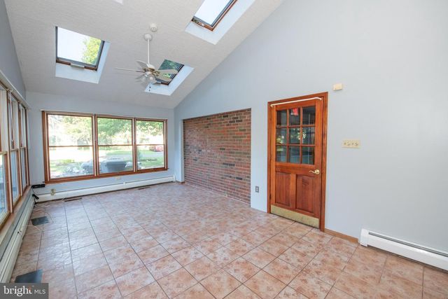 519 PARKVALE AVE, Langhorne, PA 19047