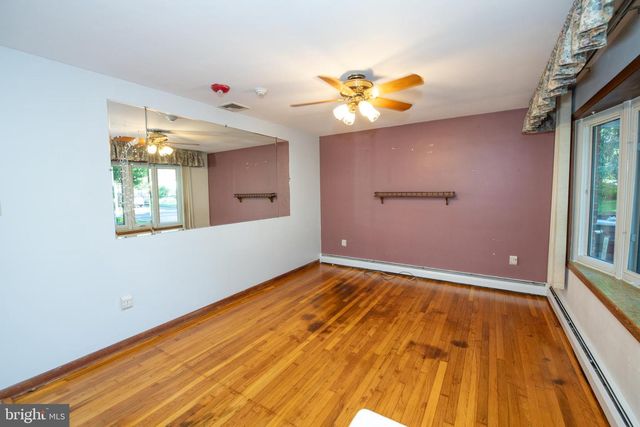 519 PARKVALE AVE, Langhorne, PA 19047