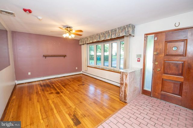 519 PARKVALE AVE, Langhorne, PA 19047