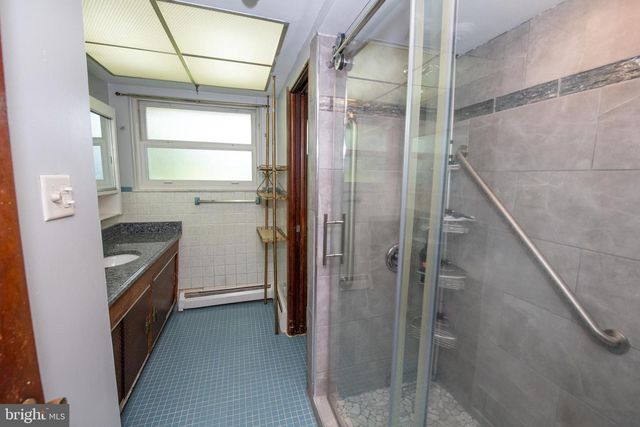 519 PARKVALE AVE, Langhorne, PA 19047