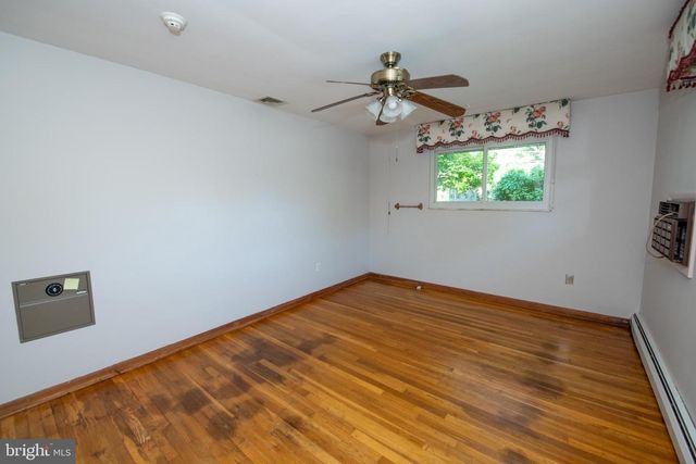 519 PARKVALE AVE, Langhorne, PA 19047
