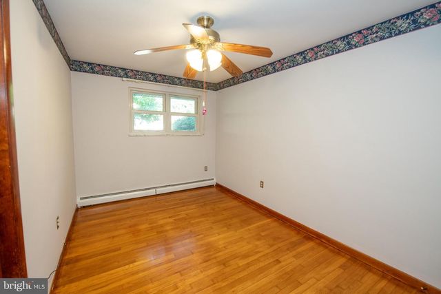 519 PARKVALE AVE, Langhorne, PA 19047