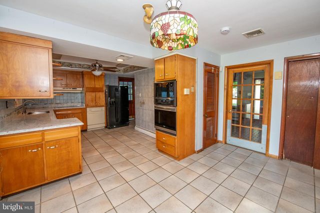 519 PARKVALE AVE, Langhorne, PA 19047