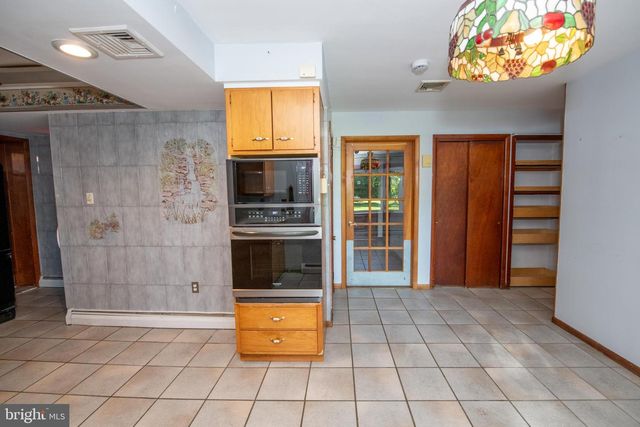 519 PARKVALE AVE, Langhorne, PA 19047