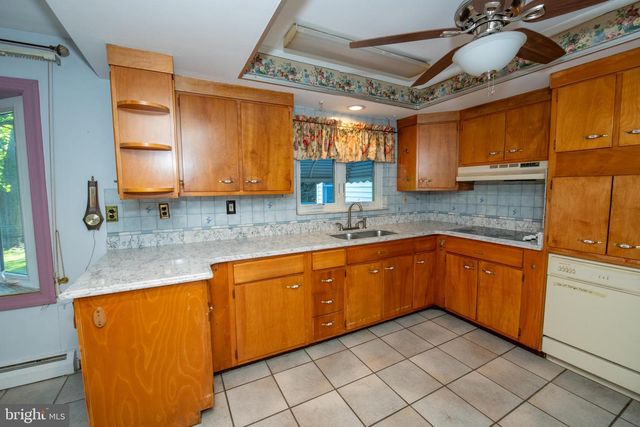 519 PARKVALE AVE, Langhorne, PA 19047