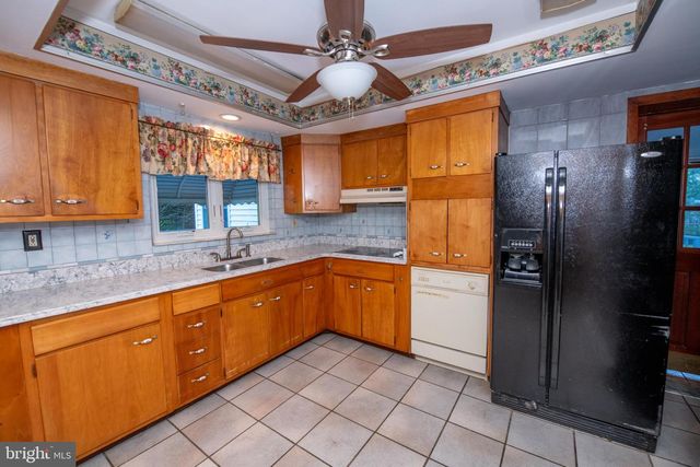 519 PARKVALE AVE, Langhorne, PA 19047