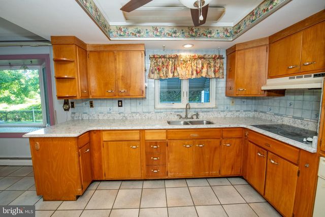 519 PARKVALE AVE, Langhorne, PA 19047