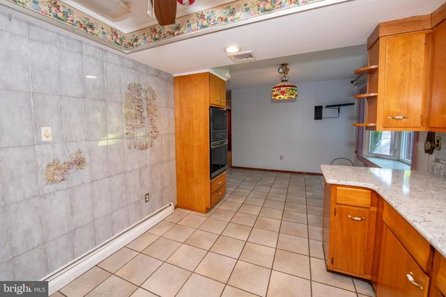 519 PARKVALE AVE, Langhorne, PA 19047