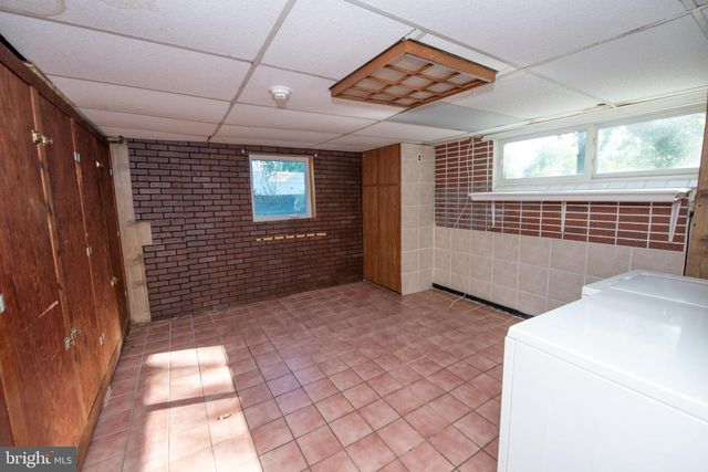 519 PARKVALE AVE, Langhorne, PA 19047