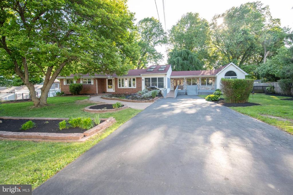 519 PARKVALE AVE, Langhorne, PA 19047