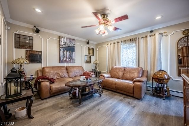 52 Mount Pleasant Ave, Woodland Park, NJ 07424