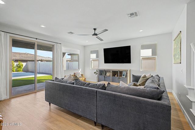 9724 E SEISMIC Avenue, Mesa, AZ 85212