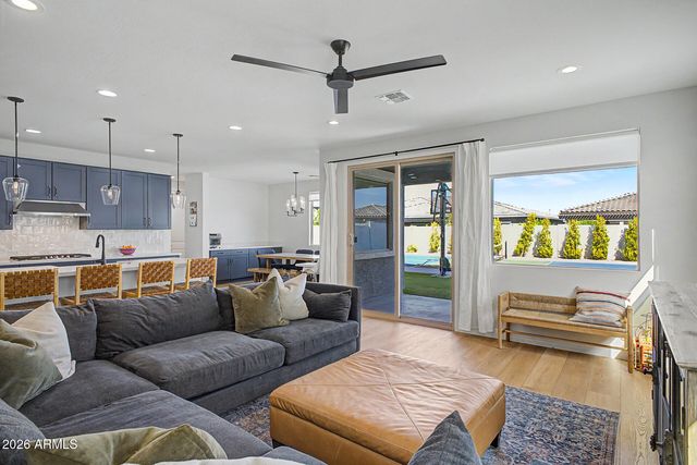 9724 E SEISMIC Avenue, Mesa, AZ 85212