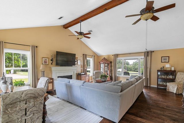 121 Greenview Circle, Dothan, AL 36301