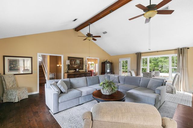 121 Greenview Circle, Dothan, AL 36301