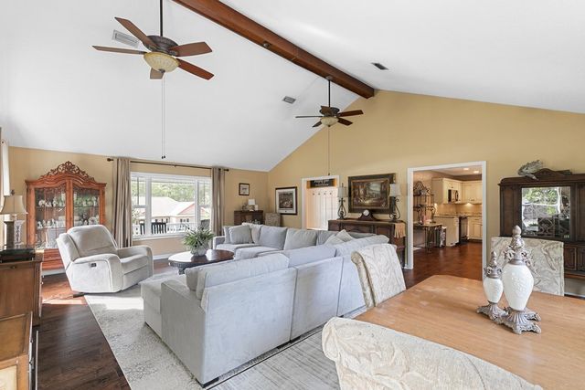 121 Greenview Circle, Dothan, AL 36301