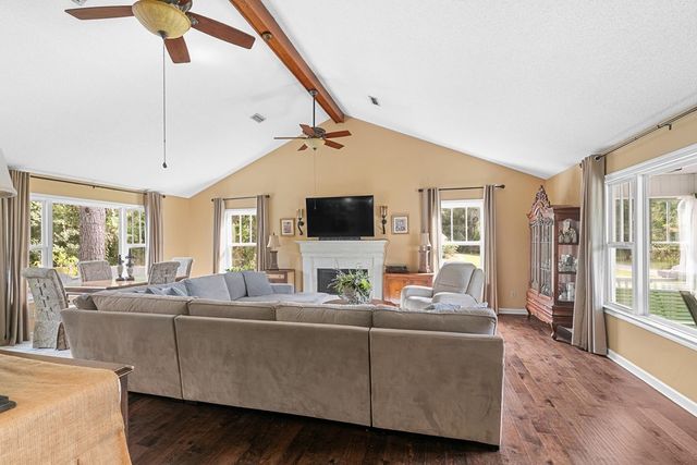 121 Greenview Circle, Dothan, AL 36301