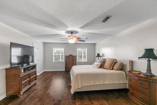 121 Greenview Circle, Dothan, AL 36301