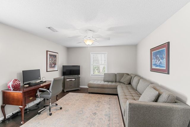 121 Greenview Circle, Dothan, AL 36301