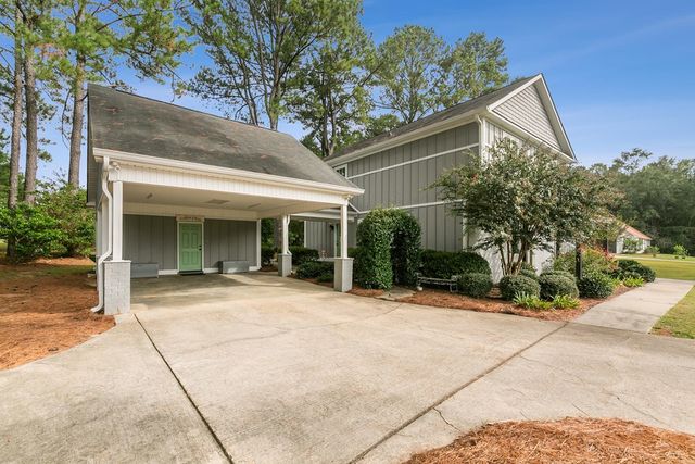 121 Greenview Circle, Dothan, AL 36301
