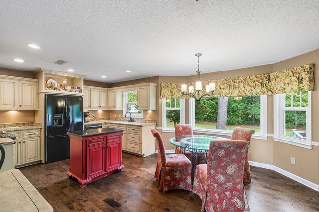 121 Greenview Circle, Dothan, AL 36301