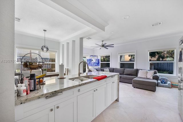 1602 SE 20th Rd, Homestead, FL 33035