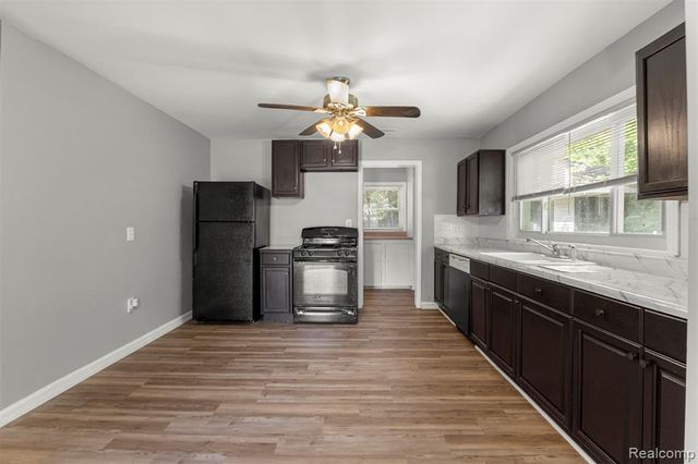 5228 Fletcher Street, Wayne, MI 48184