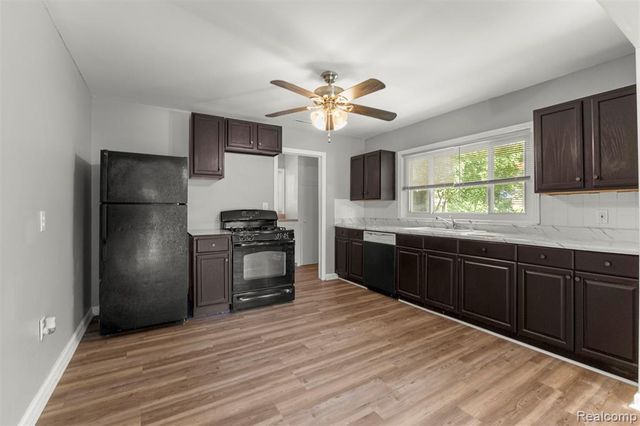 5228 Fletcher Street, Wayne, MI 48184