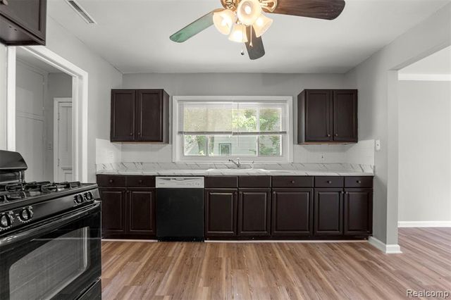 5228 Fletcher Street, Wayne, MI 48184