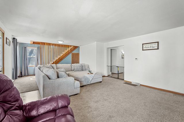 400 Center Avenue S, Mitchellville, IA 50169