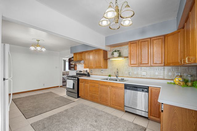 400 Center Avenue S, Mitchellville, IA 50169