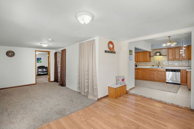 400 Center Avenue S, Mitchellville, IA 50169