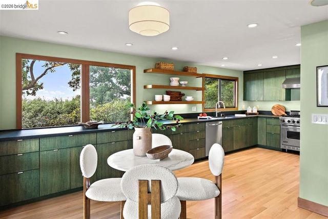 402 Vermont Avenue, Berkeley, CA 94707